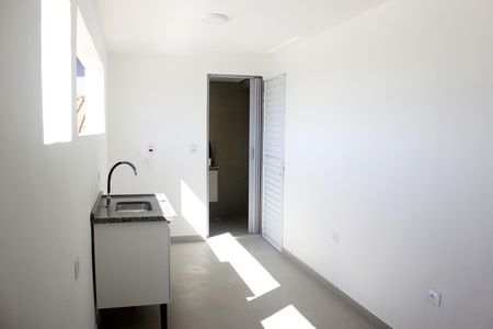 Sala/Cozinha  de kitnet/studio para alugar com 1 quarto, 22m² em Jardim Santa Mena, Guarulhos