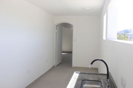 Sala/Cozinha  de kitnet/studio para alugar com 1 quarto, 22m² em Jardim Santa Mena, Guarulhos