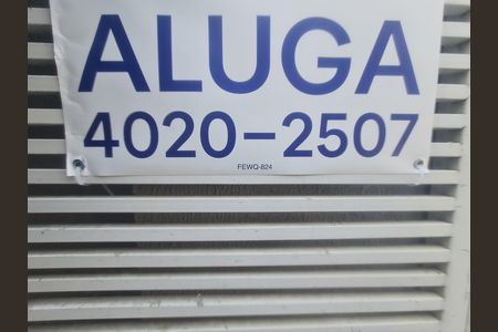 Fachada com placa QuintoAndar  de kitnet/studio para alugar com 1 quarto, 22m² em Jardim Santa Mena, Guarulhos