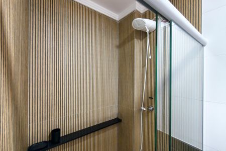 Banheiro da Suíte 1 de apartamento para alugar com 2 quartos, 83m² em Maracanã, Praia Grande