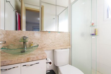 Banheiro da Suíte de apartamento para alugar com 2 quartos, 59m² em Igara, Canoas