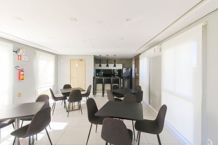 Apartamento para alugar com 59m², 2 quartos e 1 vaga Apartamento para alugar com 59m², 2 quartos e 1 vagaÁrea comum - Salão de festas