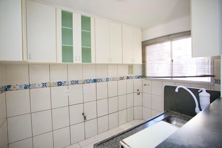 Cozinha e Área de Serviço de apartamento à venda com 2 quartos, 55m² em Camargos, Belo Horizonte