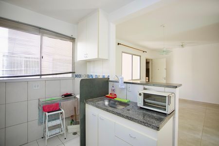 Cozinha e Área de Serviço de apartamento à venda com 2 quartos, 55m² em Camargos, Belo Horizonte