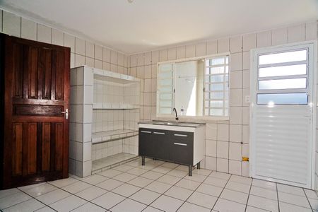 Cozinha de casa para alugar com 1 quarto, 45m² em Jardim Bandeirantes (zona Norte), São Paulo