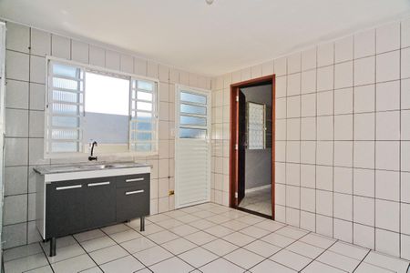 Cozinha de casa para alugar com 1 quarto, 45m² em Jardim Bandeirantes (zona Norte), São Paulo