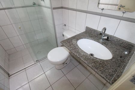 Banheiro de apartamento para alugar com 2 quartos, 68m² em Parque Industrial, São José dos Campos