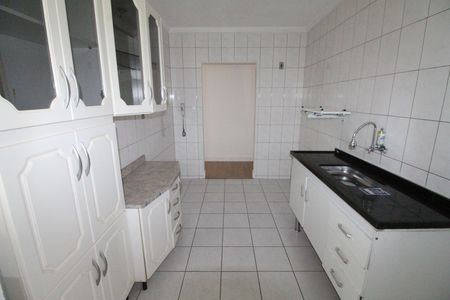 Cozinha de apartamento para alugar com 2 quartos, 68m² em Parque Industrial, São José dos Campos