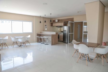 Apartamento à venda com 33m², 1 quarto e 1 vaga Apartamento à venda com 33m², 1 quarto e 1 vagaÁrea comum - Salão de Festas