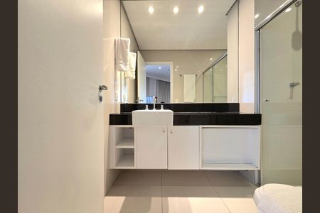 Studio para alugar com 65m², 1 quarto e 2 vagas Studio para alugar com 65m², 1 quarto e 2 vagasBanheiro