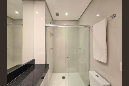 Studio para alugar com 65m², 1 quarto e 2 vagas Studio para alugar com 65m², 1 quarto e 2 vagasBanheiro