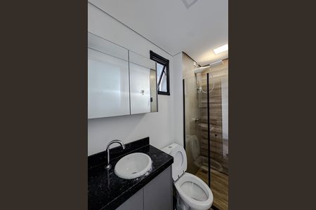 Banheiro de kitnet/studio para alugar com 1 quarto, 38m² em Vila Invernada, São Paulo