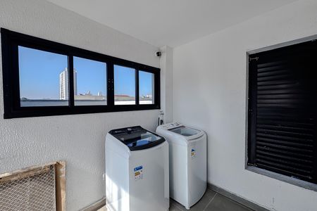 Área comum de kitnet/studio para alugar com 1 quarto, 38m² em Vila Invernada, São Paulo