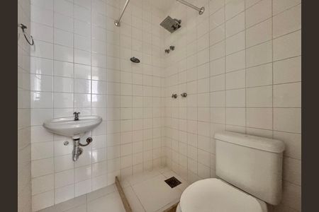 Apartamento à venda com 436m², 4 quartos e 2 vagas Apartamento à venda com 436m², 4 quartos e 2 vagasÁrea de Serviço