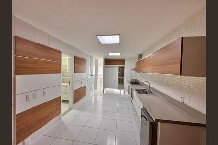 Cozinha de apartamento à venda com 4 quartos, 436m² em Barra da Tijuca, Rio de Janeiro