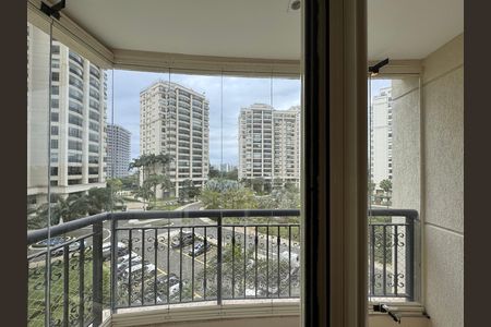 Apartamento à venda com 436m², 4 quartos e 2 vagas Apartamento à venda com 436m², 4 quartos e 2 vagasSuíte 3 - Varanda