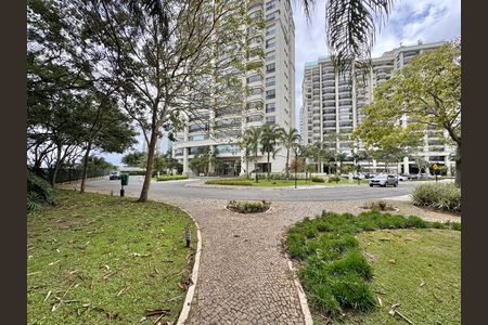 Apartamento à venda com 436m², 4 quartos e 2 vagas Apartamento à venda com 436m², 4 quartos e 2 vagasFachada