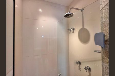 Apartamento à venda com 436m², 4 quartos e 2 vagas Apartamento à venda com 436m², 4 quartos e 2 vagasSuíte 2 - Banheiro