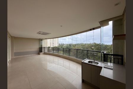 Apartamento à venda com 436m², 4 quartos e 2 vagas Apartamento à venda com 436m², 4 quartos e 2 vagasVaranda