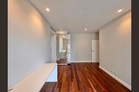 Apartamento à venda com 436m², 4 quartos e 2 vagas Apartamento à venda com 436m², 4 quartos e 2 vagasSuíte 1