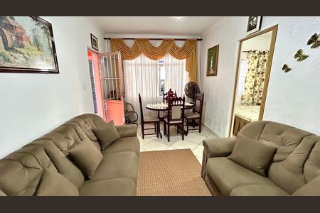 Casa à venda com 133m², 2 quartos e 2 vagas Casa à venda com 133m², 2 quartos e 2 vagasSala