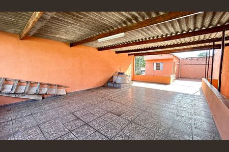 Casa à venda com 133m², 2 quartos e 2 vagas Casa à venda com 133m², 2 quartos e 2 vagasQuintal