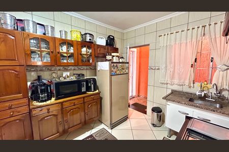 Casa à venda com 133m², 2 quartos e 2 vagas Casa à venda com 133m², 2 quartos e 2 vagasCozinha