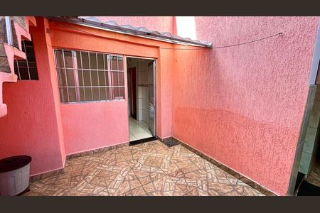 Casa à venda com 133m², 2 quartos e 2 vagas Casa à venda com 133m², 2 quartos e 2 vagasQuintal