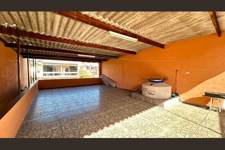 Casa à venda com 133m², 2 quartos e 2 vagas Casa à venda com 133m², 2 quartos e 2 vagasQuintal