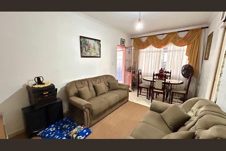 Casa à venda com 133m², 2 quartos e 2 vagas Casa à venda com 133m², 2 quartos e 2 vagasSala
