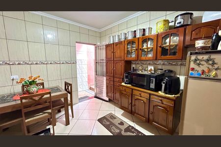 Casa à venda com 133m², 2 quartos e 2 vagas Casa à venda com 133m², 2 quartos e 2 vagasCozinha