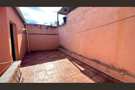 Quintal de casa à venda com 2 quartos, 133m² em Jardim Kawamoto, Guarulhos