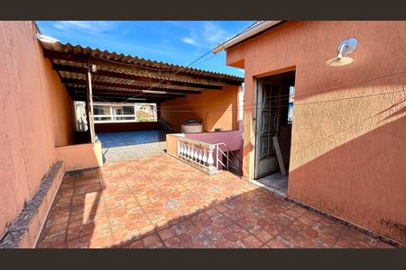 Casa à venda com 133m², 2 quartos e 2 vagas Casa à venda com 133m², 2 quartos e 2 vagasQuintal
