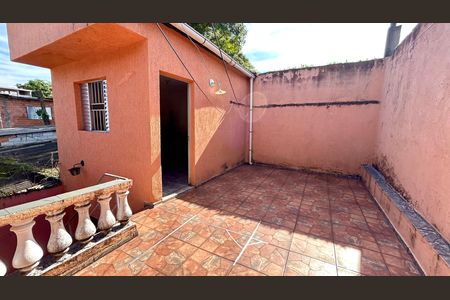 Casa à venda com 133m², 2 quartos e 2 vagas Casa à venda com 133m², 2 quartos e 2 vagasQuintal