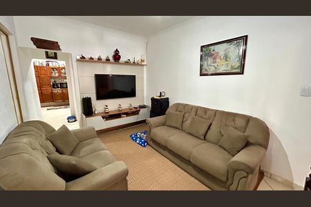 Casa à venda com 133m², 2 quartos e 2 vagas Casa à venda com 133m², 2 quartos e 2 vagasSala