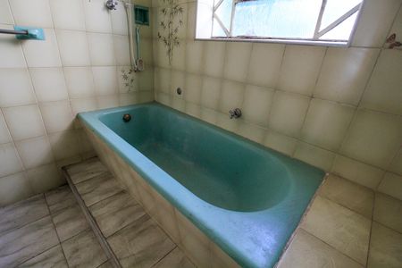 Banheiro 2 de casa para alugar com 3 quartos, 240m² em Jardim da Gloria, São Paulo