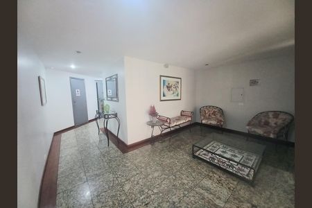 Apartamento para alugar com 65m², 2 quartos e 1 vagaHall social