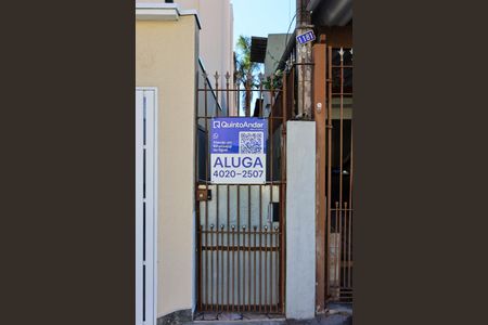 Fachada de casa para alugar com 2 quartos, 85m² em Vila das Oliveiras, Taboão da Serra