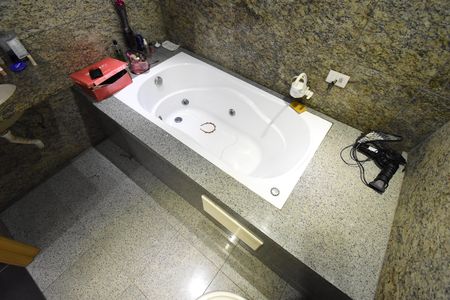 Casa para alugar com 180m², 2 quartos e 2 vagasBanheiro da Suíte