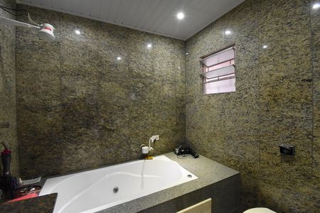 Casa para alugar com 180m², 2 quartos e 2 vagasBanheiro da Suíte