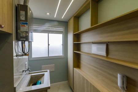 Área de Serviço de apartamento para alugar com 2 quartos, 41m² em Parque Arariba, São Paulo