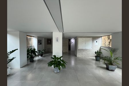 Hall de entrada de apartamento à venda com 3 quartos, 74m² em Califórnia, Belo Horizonte