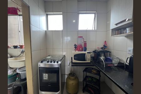 Cozinha de apartamento à venda com 3 quartos, 74m² em Califórnia, Belo Horizonte