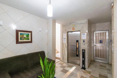 Apartamento à venda com 56m², 2 quartos e 1 vagaÁrea comum - Hall da entrada e Elevador