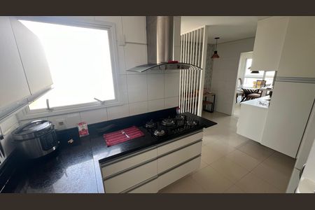 Cozinha de apartamento à venda com 4 quartos, 140m² em Alphaville, Campinas