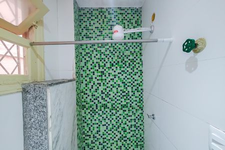 Banheiro de kitnet/studio para alugar com 1 quarto, 18m² em Centro, Rio de Janeiro