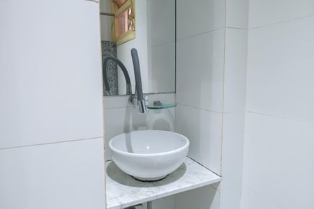 Banheiro de kitnet/studio para alugar com 1 quarto, 18m² em Centro, Rio de Janeiro