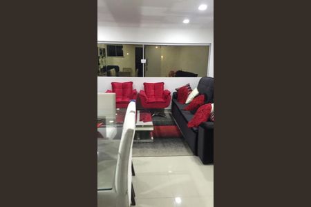 Casa de condomínio à venda com 150m², 3 quartos e 1 vagaSala