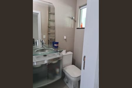 Banheiro de casa de condomínio à venda com 3 quartos, 150m² em Campo Grande, Rio de Janeiro
