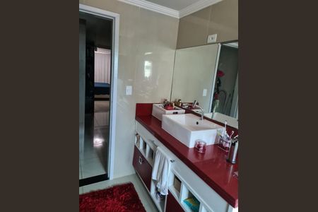 Casa de condomínio à venda com 150m², 3 quartos e 1 vagaBanheiro